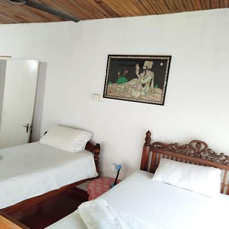 No 06 Veediya Bandara Lane Bahirawakanda Kandy Kültér fotó